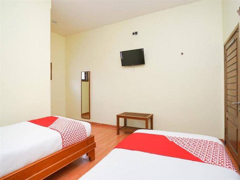 Hotel Bumi Bermi Permai Near Bermi Eco Park Mitra Reddoorz Проболинго Екстериор снимка
