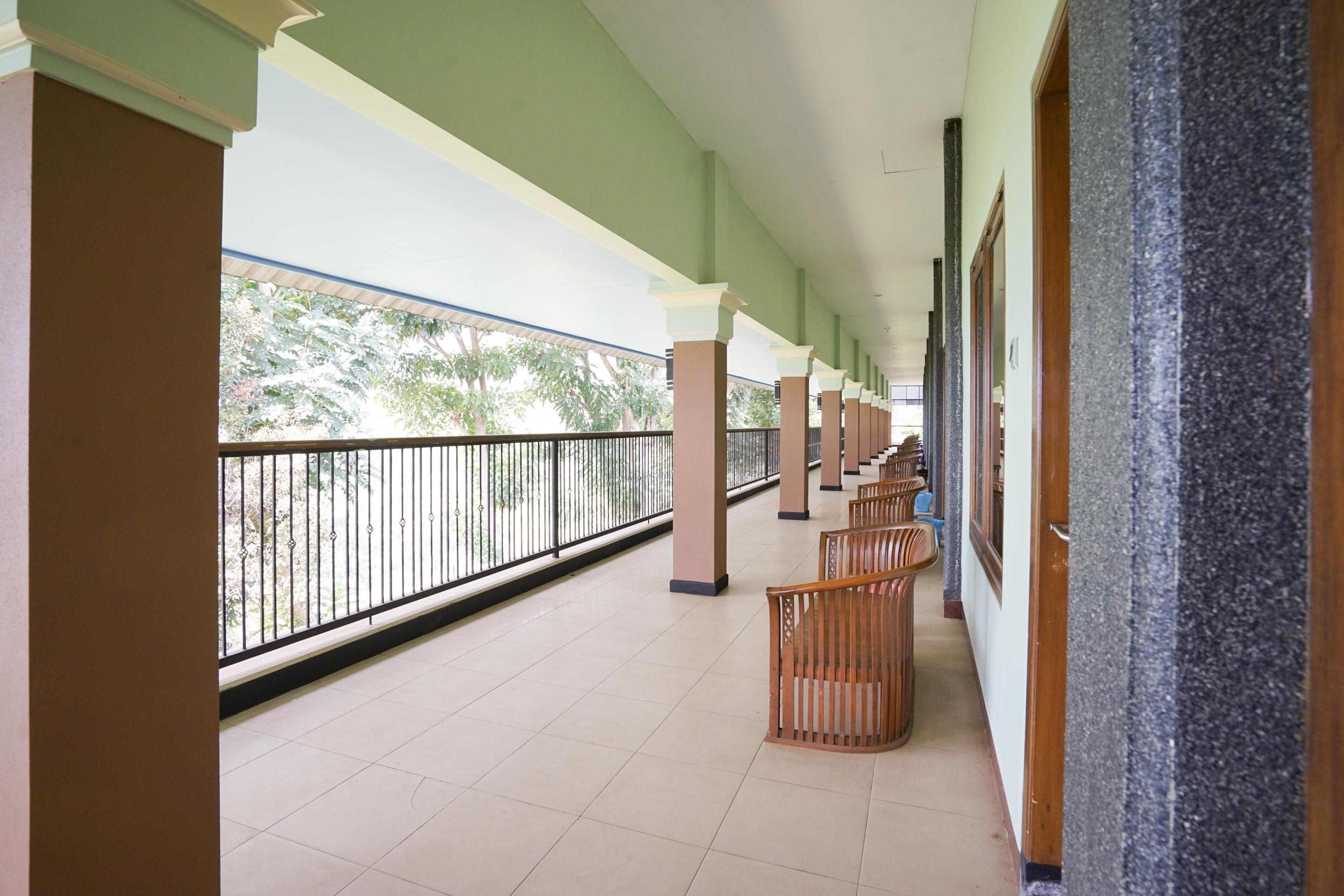 Hotel Bumi Bermi Permai Near Bermi Eco Park Mitra Reddoorz Проболинго Екстериор снимка