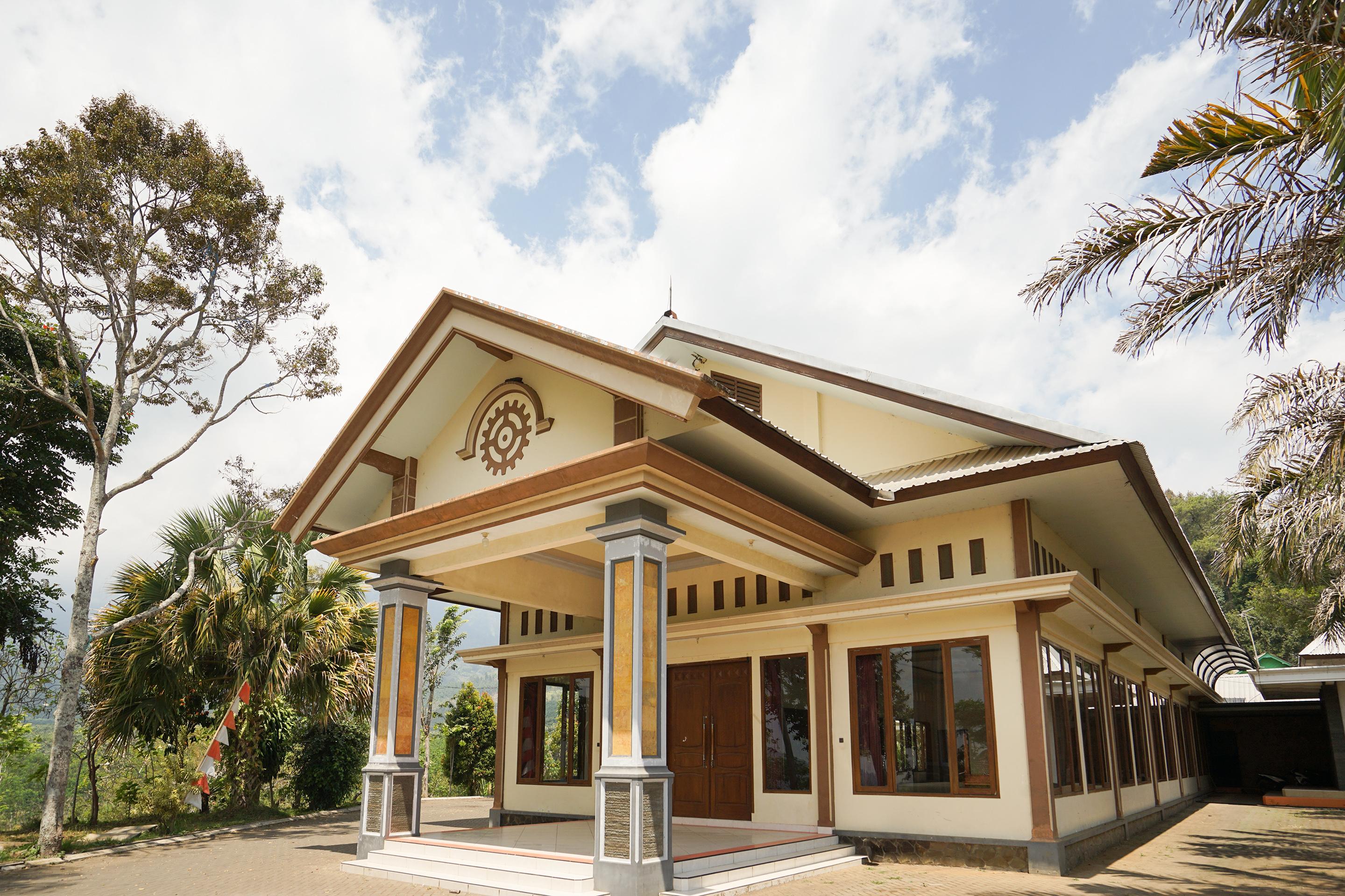 Hotel Bumi Bermi Permai Near Bermi Eco Park Mitra Reddoorz Проболинго Екстериор снимка